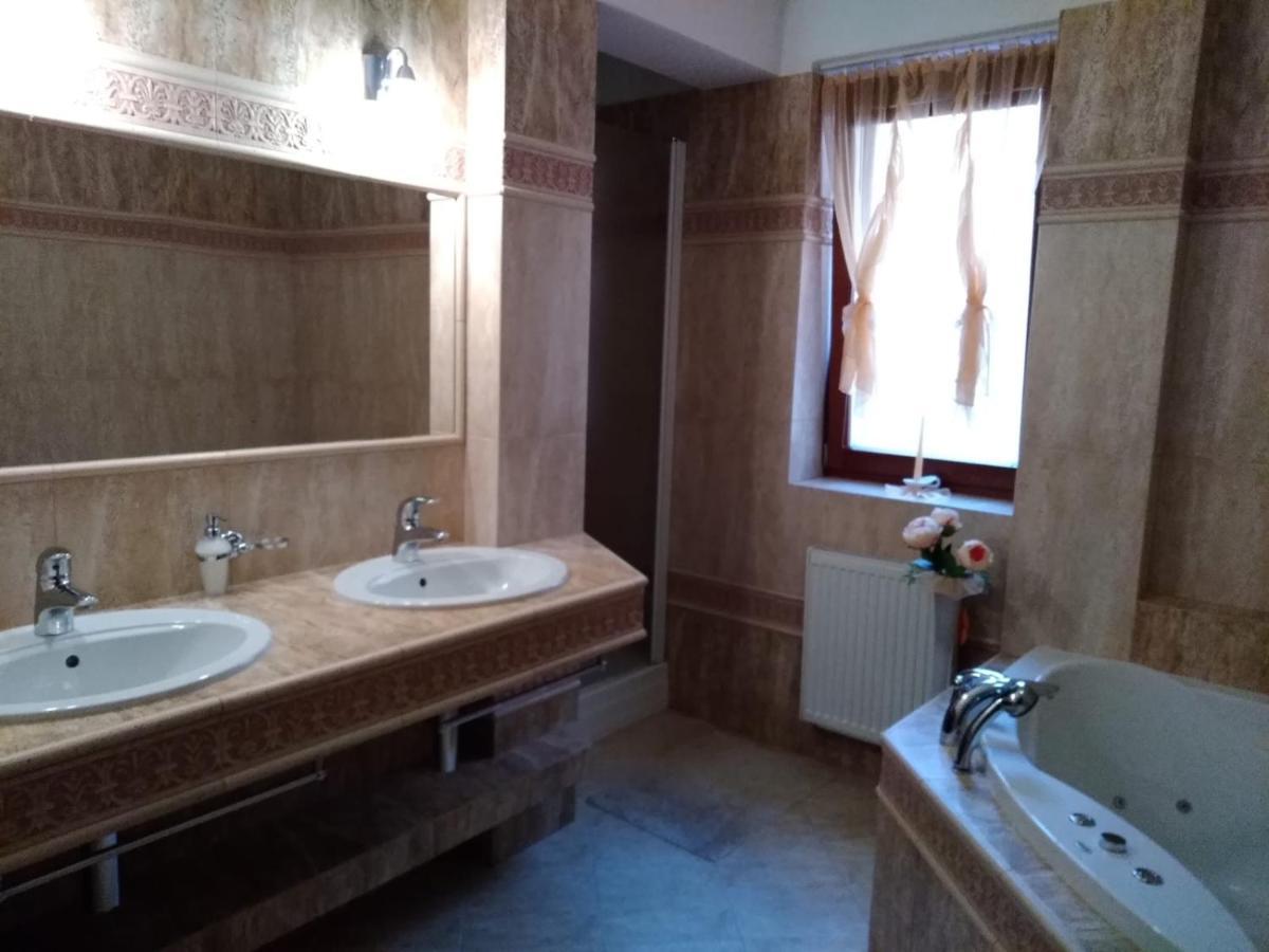 Brezno 2 Izbovy Apartman Sabi Ngoại thất bức ảnh